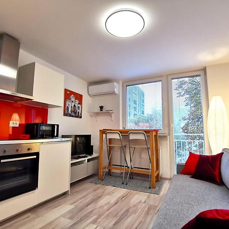 Apartment Studio My Residence In The City Center Ljubljana Extérieur photo